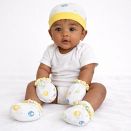 Sunny Play Newborn Cap, Mittens & Booties Set