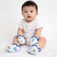 Tiny Play Newborn Mittens & Booties Set